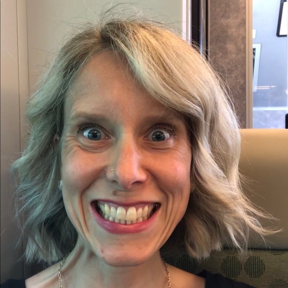 Meet your Posher, Jennifer - Picture 1 of 1